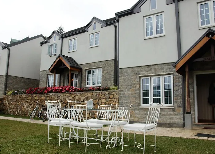 Lakeside Cottages